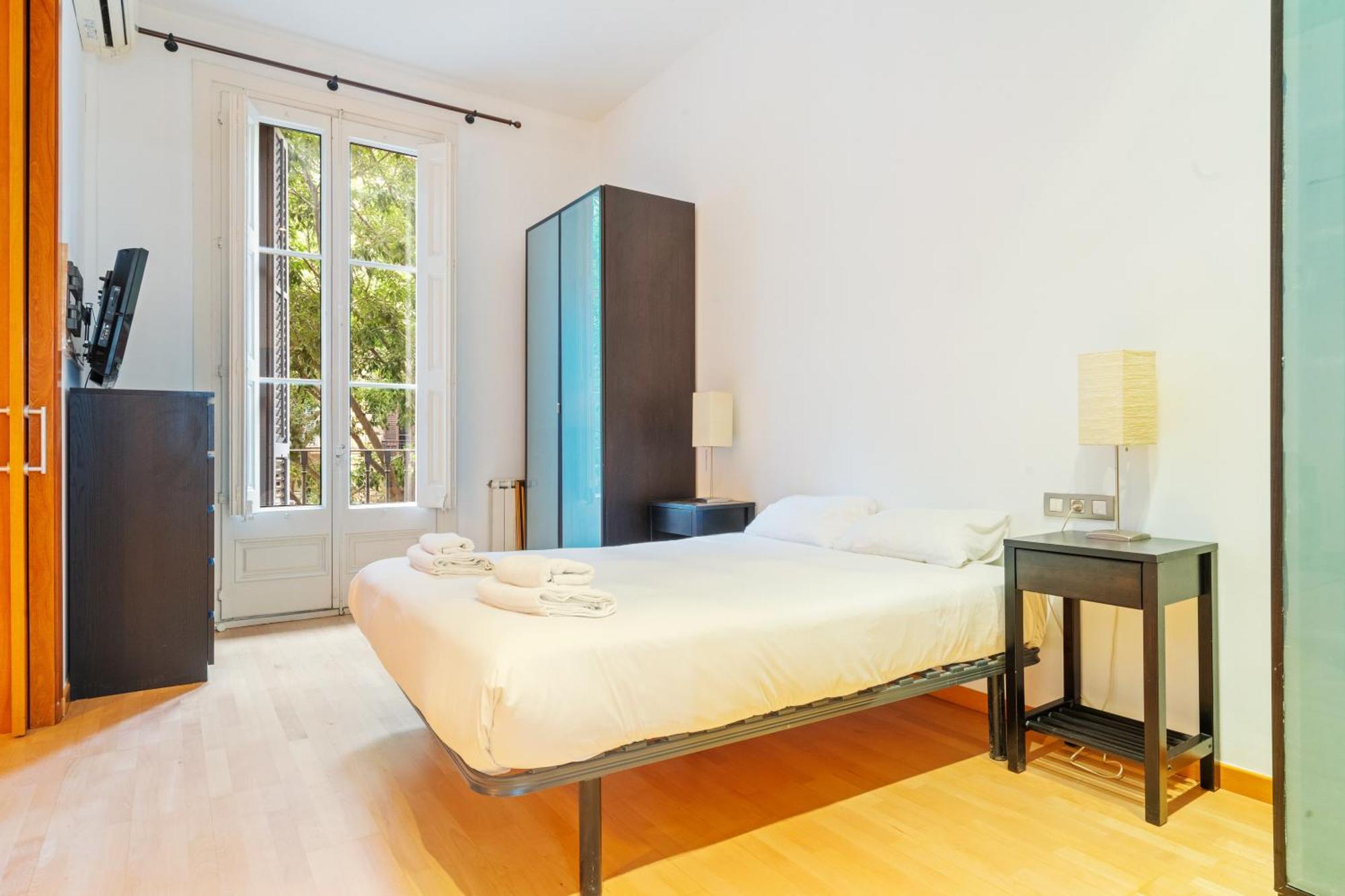Apartamento Quiet, Vibrant 2 Bedroom In Pedestrian Eixample Barcelona